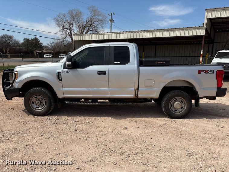 image for item EU4959 2017 Ford F250 Super Duty Ext. Cab pickup truck