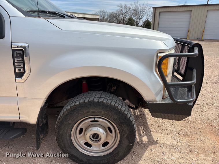 image for item EU4959 2017 Ford F250 Super Duty Ext. Cab pickup truck