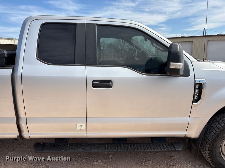 image for item EU4959 2017 Ford F250 Super Duty Ext. Cab pickup truck