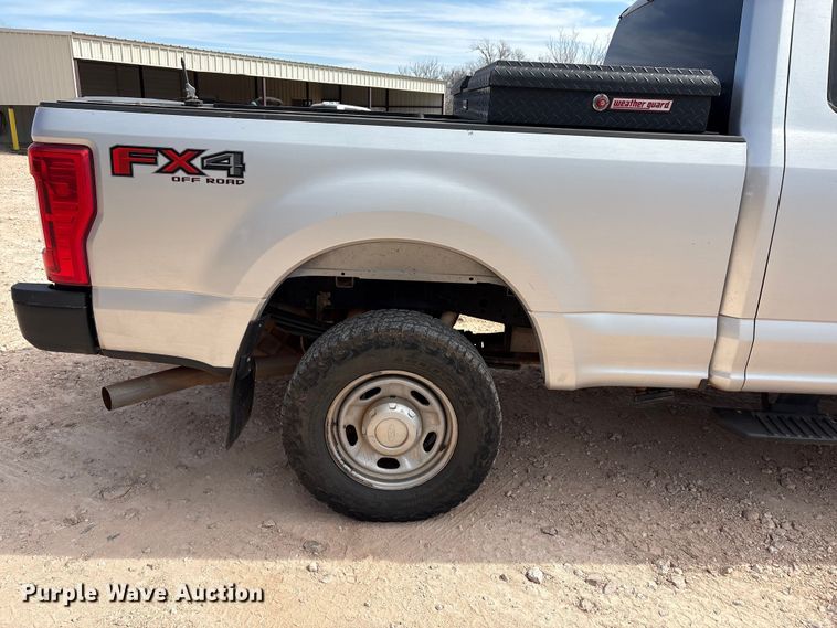 image for item EU4959 2017 Ford F250 Super Duty Ext. Cab pickup truck