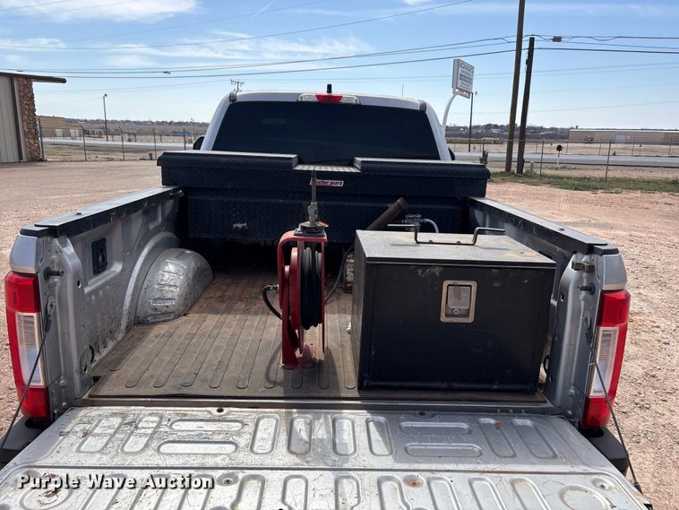 image for item EU4959 2017 Ford F250 Super Duty Ext. Cab pickup truck