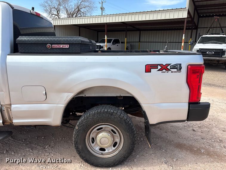 image for item EU4959 2017 Ford F250 Super Duty Ext. Cab pickup truck