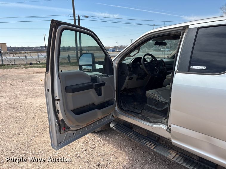 image for item EU4959 2017 Ford F250 Super Duty Ext. Cab pickup truck