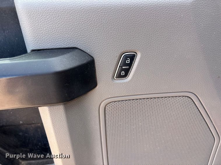 image for item EU4959 2017 Ford F250 Super Duty Ext. Cab pickup truck