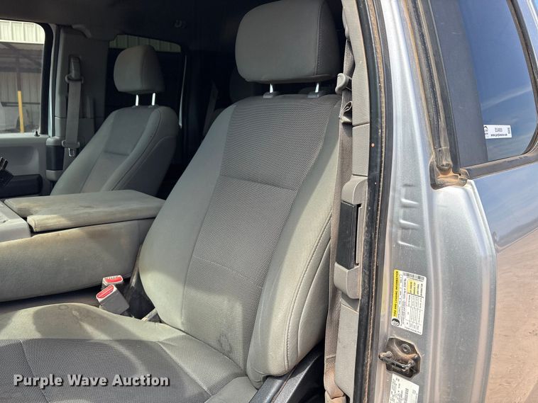 image for item EU4959 2017 Ford F250 Super Duty Ext. Cab pickup truck