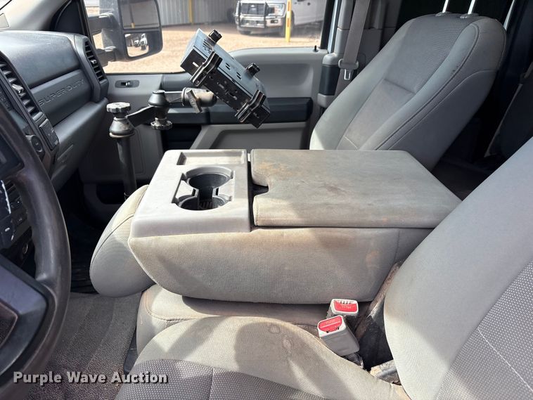 image for item EU4959 2017 Ford F250 Super Duty Ext. Cab pickup truck