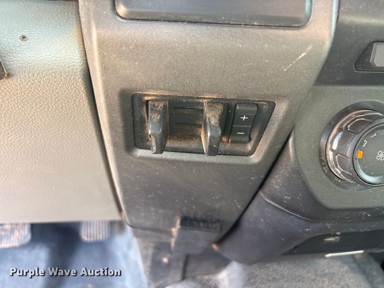 image for item EU4959 2017 Ford F250 Super Duty Ext. Cab pickup truck