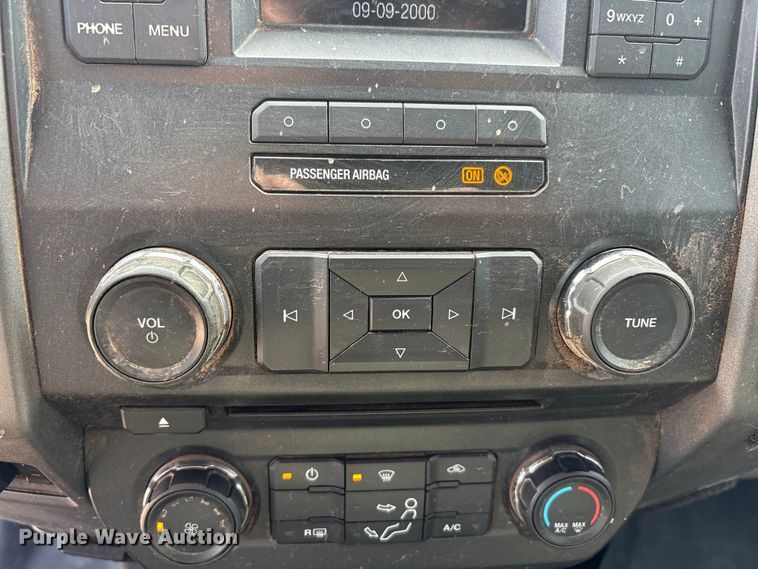 image for item EU4959 2017 Ford F250 Super Duty Ext. Cab pickup truck