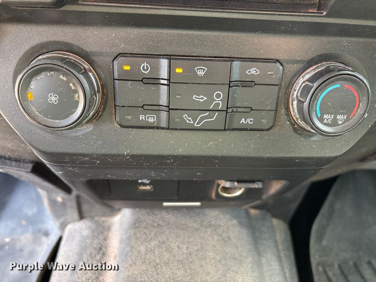 image for item EU4959 2017 Ford F250 Super Duty Ext. Cab pickup truck