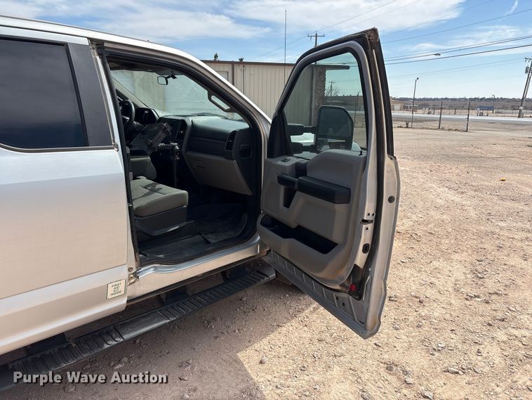 image for item EU4959 2017 Ford F250 Super Duty Ext. Cab pickup truck