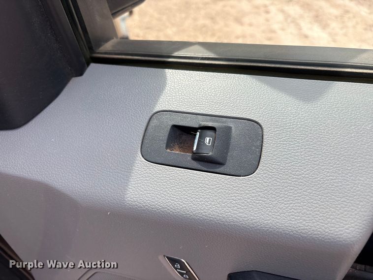 image for item EU4959 2017 Ford F250 Super Duty Ext. Cab pickup truck