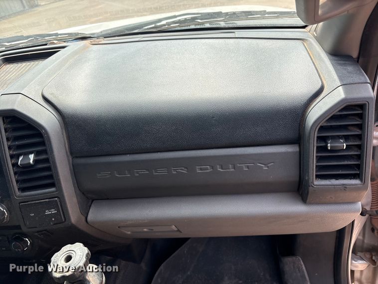 image for item EU4959 2017 Ford F250 Super Duty Ext. Cab pickup truck