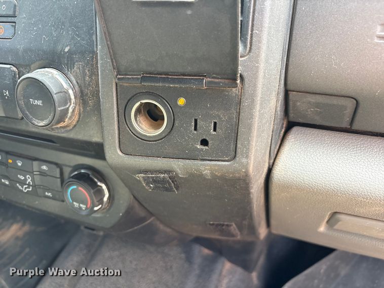 image for item EU4959 2017 Ford F250 Super Duty Ext. Cab pickup truck