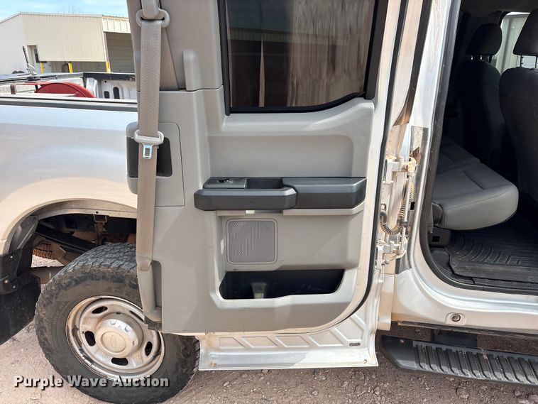 image for item EU4959 2017 Ford F250 Super Duty Ext. Cab pickup truck