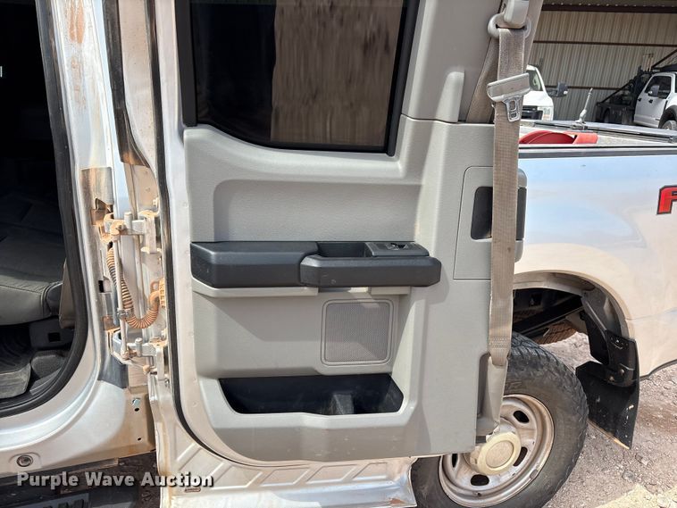 image for item EU4959 2017 Ford F250 Super Duty Ext. Cab pickup truck