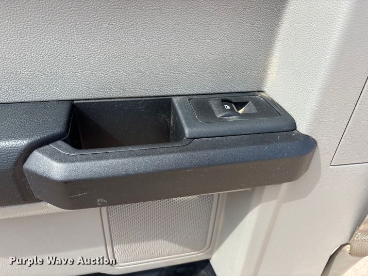 image for item EU4959 2017 Ford F250 Super Duty Ext. Cab pickup truck