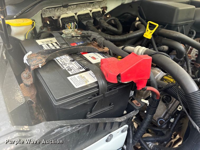 image for item EU7498 2011 Ford F350 Super Duty pickup truck cab and chassis