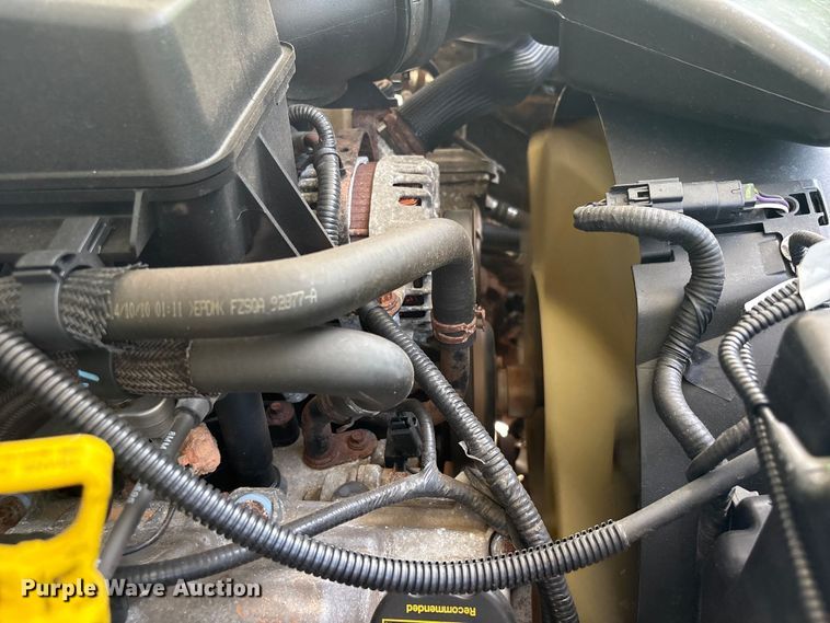 image for item EU7498 2011 Ford F350 Super Duty pickup truck cab and chassis