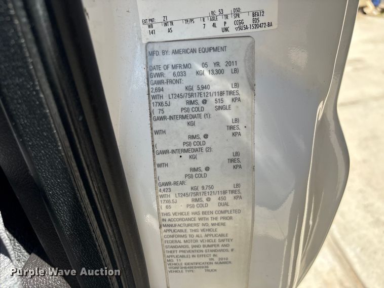 image for item EU7498 2011 Ford F350 Super Duty pickup truck cab and chassis