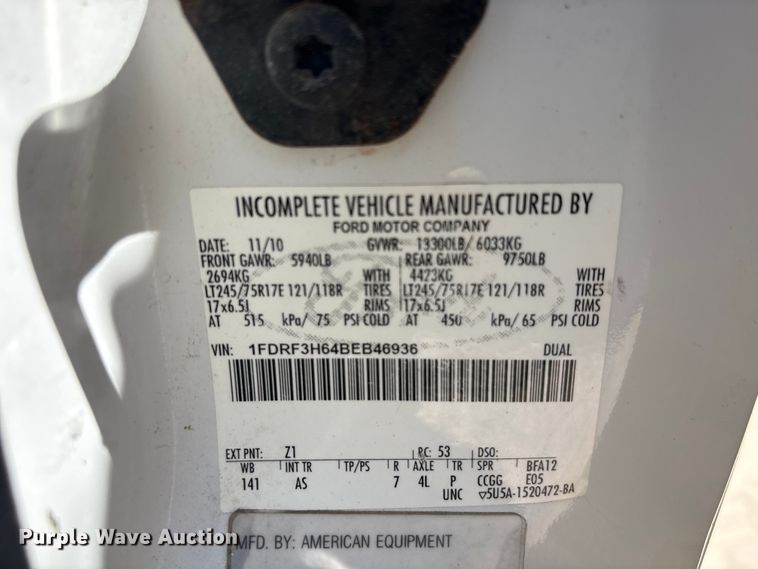 image for item EU7498 2011 Ford F350 Super Duty pickup truck cab and chassis