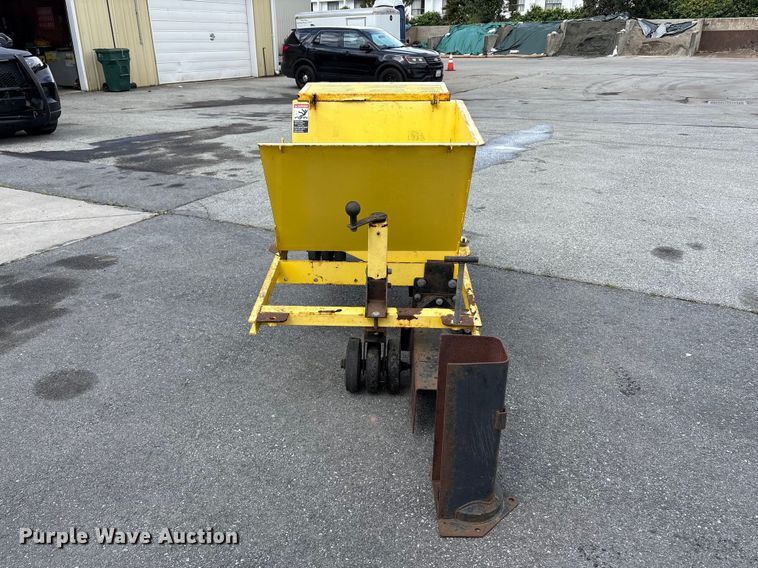 image for item EU8625 Miller MC 550 curb machine