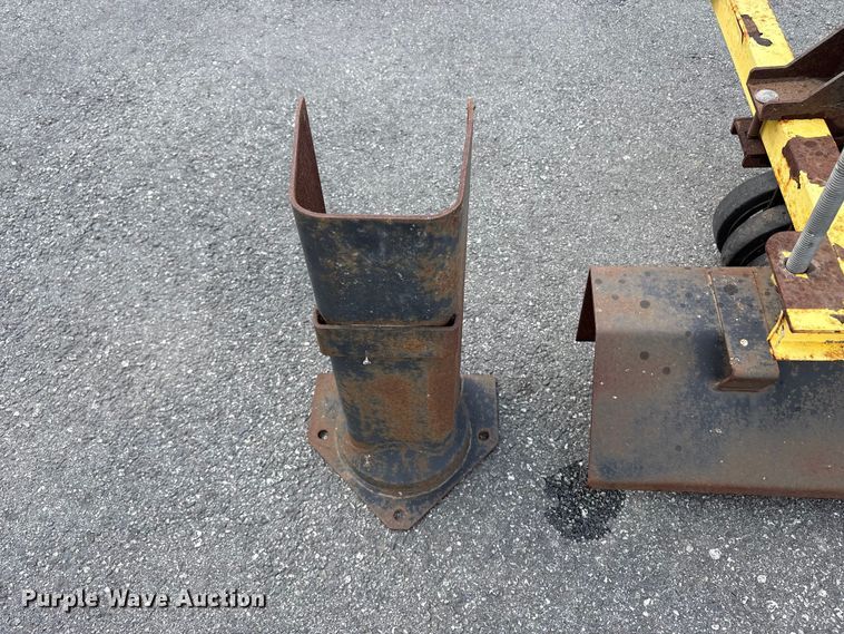 image for item EU8625 Miller MC 550 curb machine
