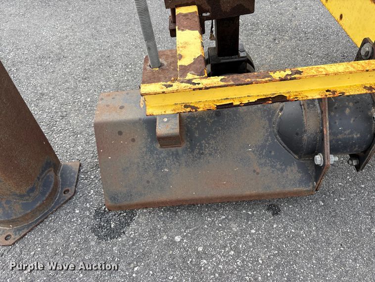 image for item EU8625 Miller MC 550 curb machine