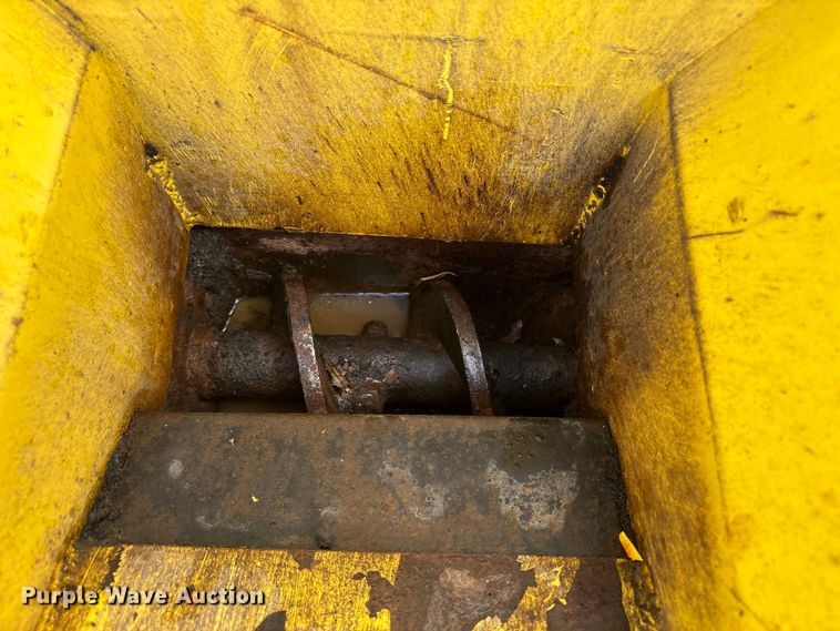 image for item EU8625 Miller MC 550 curb machine