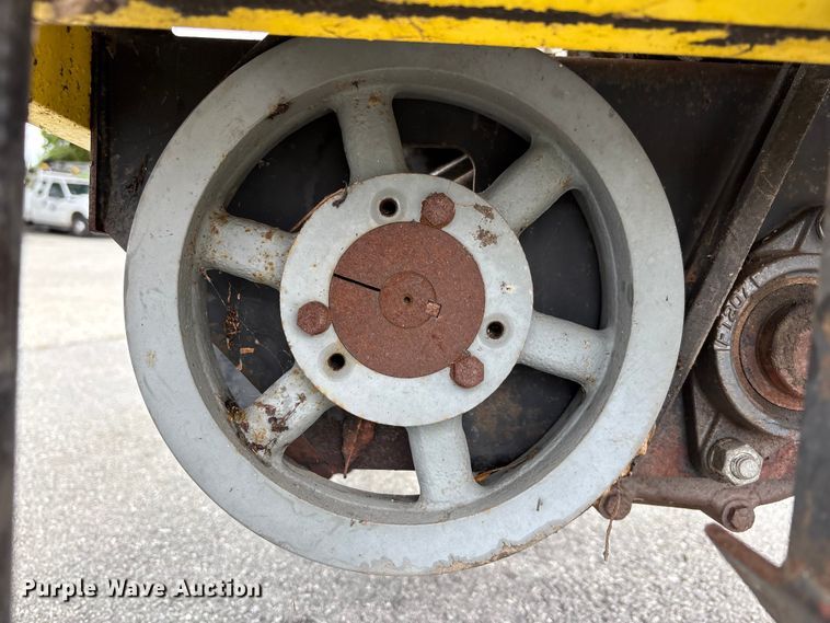 image for item EU8625 Miller MC 550 curb machine