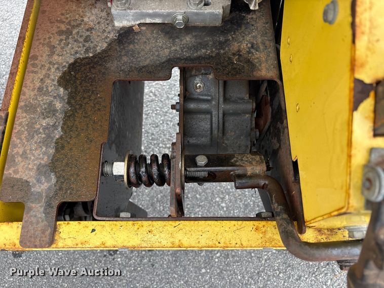 image for item EU8625 Miller MC 550 curb machine