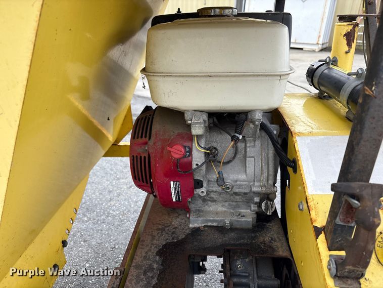 image for item EU8625 Miller MC 550 curb machine