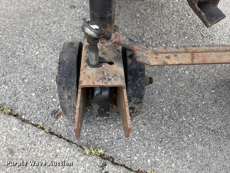 image for item EU8625 Miller MC 550 curb machine