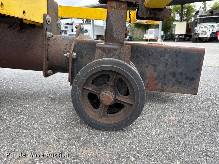 image for item EU8625 Miller MC 550 curb machine