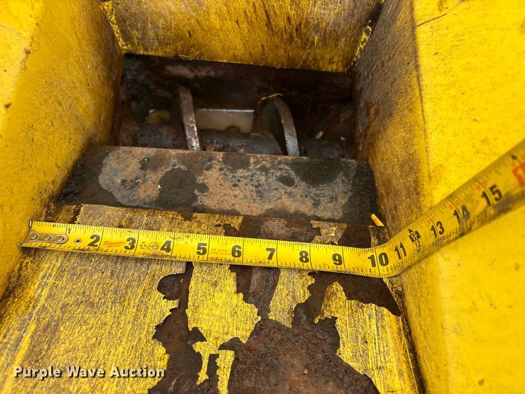 image for item EU8625 Miller MC 550 curb machine