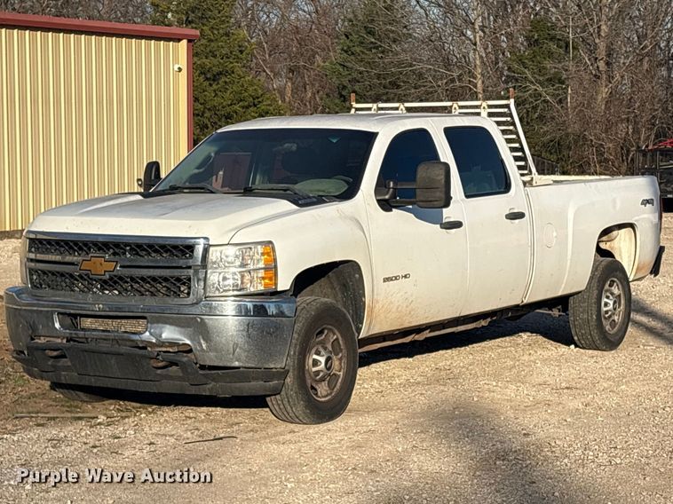 image for item EV2752 2013 Chevrolet Silverado 2500HD Crew Cab pickup truck