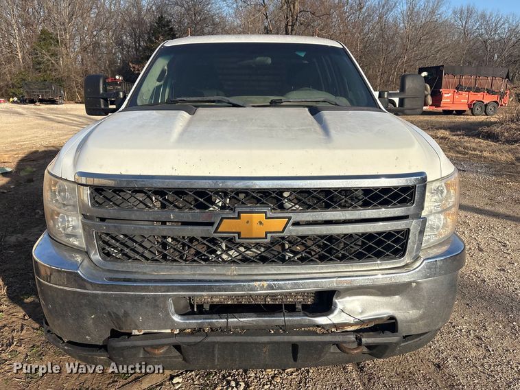 image for item EV2752 2013 Chevrolet Silverado 2500HD Crew Cab pickup truck