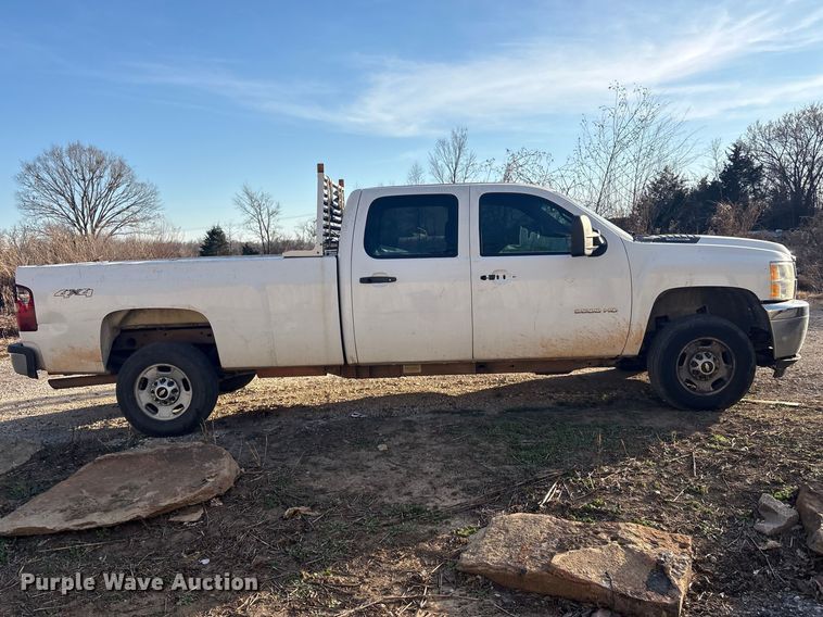 image for item EV2752 2013 Chevrolet Silverado 2500HD Crew Cab pickup truck