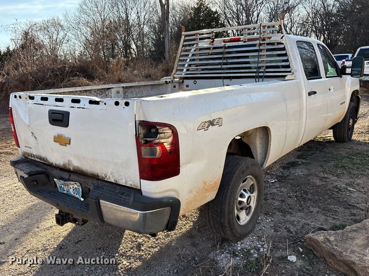 image for item EV2752 2013 Chevrolet Silverado 2500HD Crew Cab pickup truck