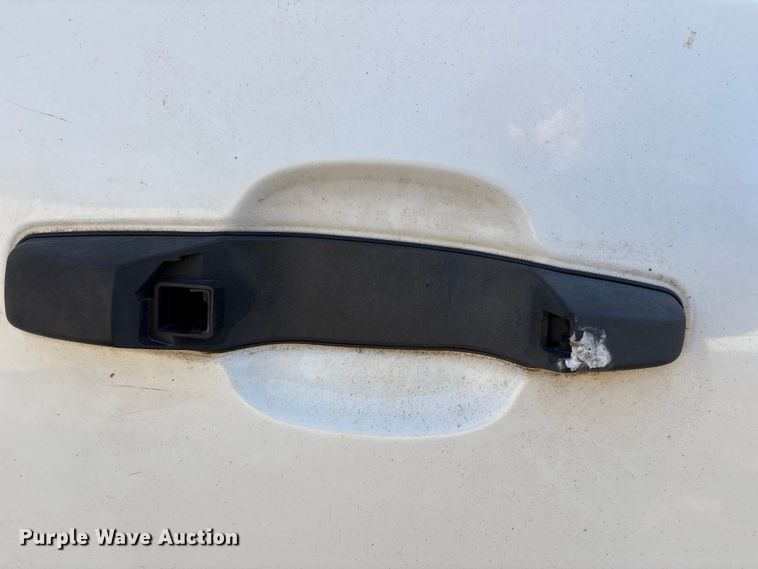 image for item EV2752 2013 Chevrolet Silverado 2500HD Crew Cab pickup truck