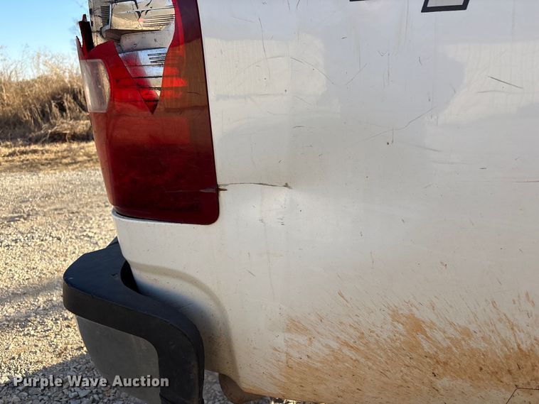 image for item EV2752 2013 Chevrolet Silverado 2500HD Crew Cab pickup truck