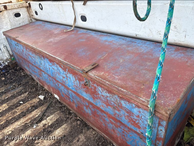 image for item EV2752 2013 Chevrolet Silverado 2500HD Crew Cab pickup truck