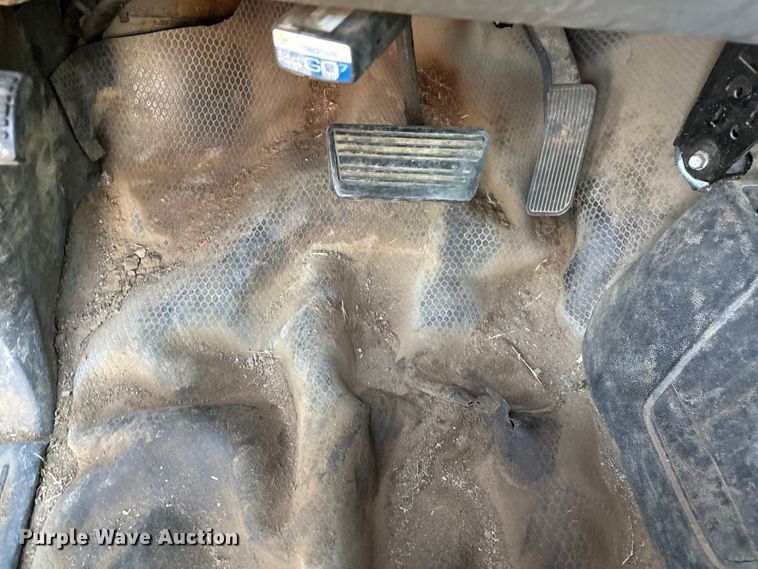 image for item EV2752 2013 Chevrolet Silverado 2500HD Crew Cab pickup truck