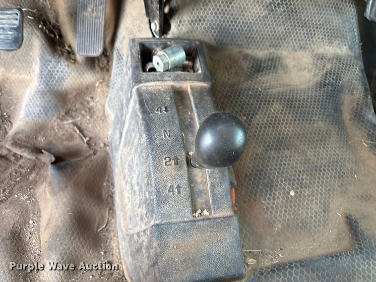 image for item EV2752 2013 Chevrolet Silverado 2500HD Crew Cab pickup truck