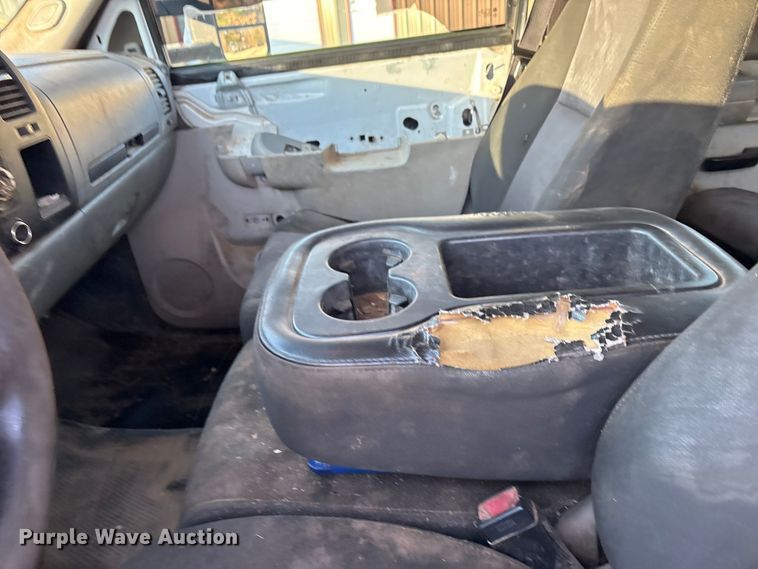 image for item EV2752 2013 Chevrolet Silverado 2500HD Crew Cab pickup truck