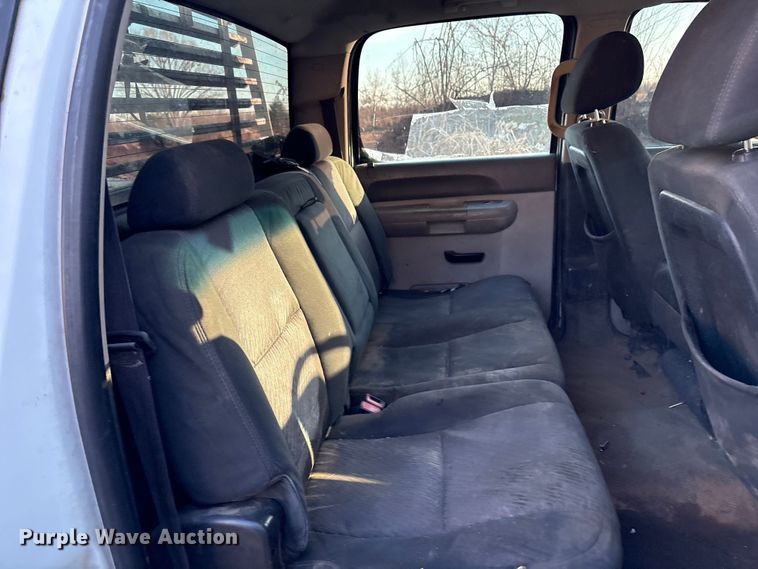 image for item EV2752 2013 Chevrolet Silverado 2500HD Crew Cab pickup truck