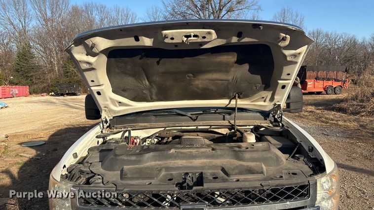 image for item EV2752 2013 Chevrolet Silverado 2500HD Crew Cab pickup truck