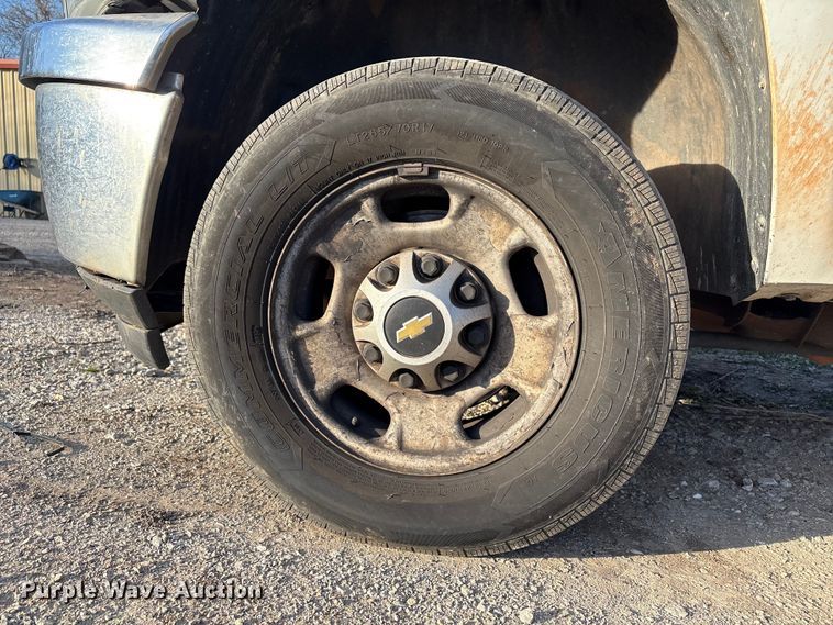 image for item EV2752 2013 Chevrolet Silverado 2500HD Crew Cab pickup truck