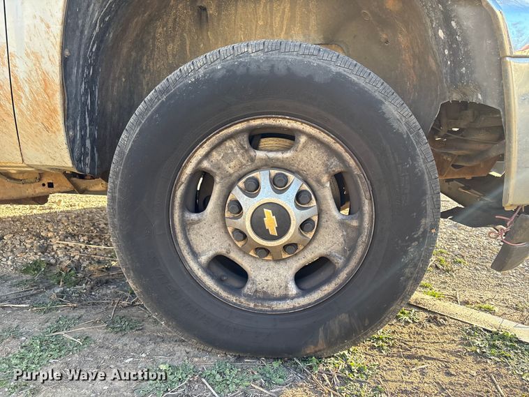 image for item EV2752 2013 Chevrolet Silverado 2500HD Crew Cab pickup truck