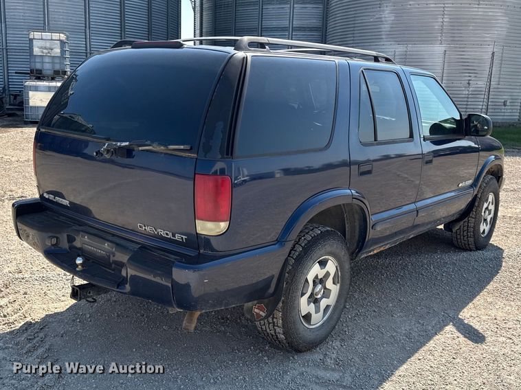 image for item EV7667 2003 Chevrolet Blazer SUV
