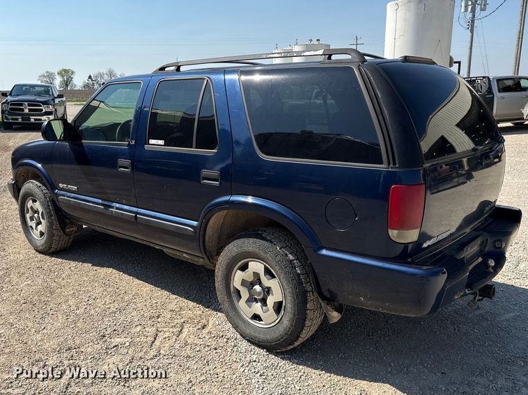 image for item EV7667 2003 Chevrolet Blazer SUV